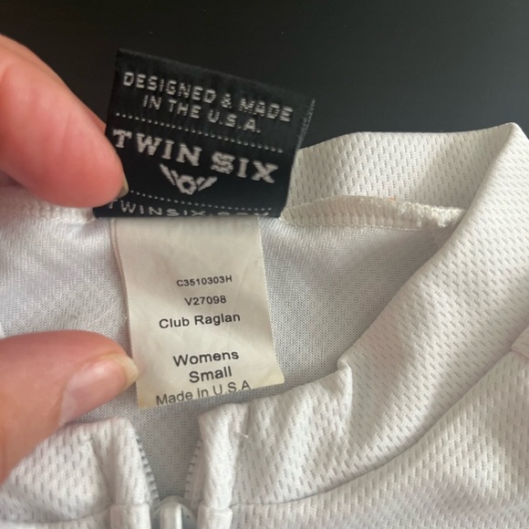 Twin Six (made in the USA) bike jersey comfortable,dry wicking,& fits perfectly. - Picture 6 of 7